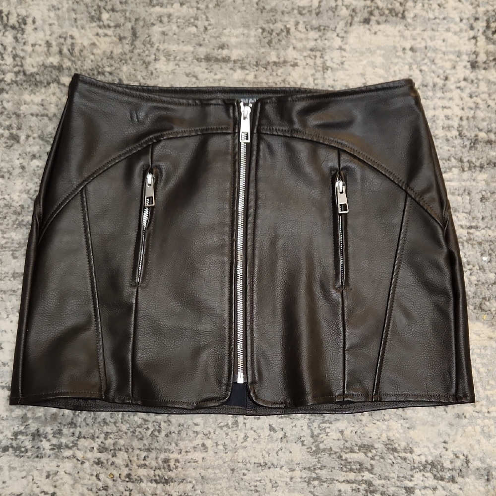 Look!!!👀NWT Chocolate Brown Faux Leather Mini Skirt Sz S